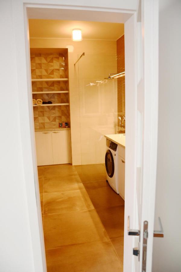 Premium Apartment Near Banska Bystrica Square With Two Big Bedrooms Exterior foto