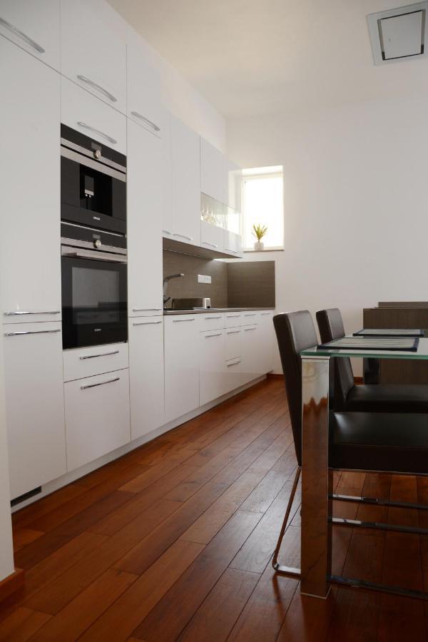 Premium Apartment Near Banska Bystrica Square With Two Big Bedrooms Exterior foto